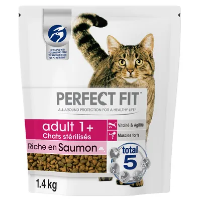 Perfect Fit adult 1+ Chats stérilisés, Riche en Saumon, 1.4 kg. Vitalité & Agilité, Muscles forts, total 5. Text în franceză. Imagine cu pisică pe ambalaj.