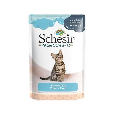 Schesir Kitten Care 3–12, complete & balanced in jelly, tonijn. Afbeelding van kitten op de verpakking. Tekst: Tonnetto, Tuna, Thon. Schesir Kitten Care 3–12, complete & balanced in jelly, tonijn. Afbeelding van kitten op de verpakking. Tekst: Tonnetto, Tuna, Thon.
