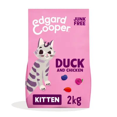 Edgard Cooper kattenvoer voor kittens, eend en kip, 2 kg. Tekst: JUNK FREE, DUCK AND CHICKEN, KITTEN. Afbeeldingen van een kat en diverse ingrediënten zichtbaar.