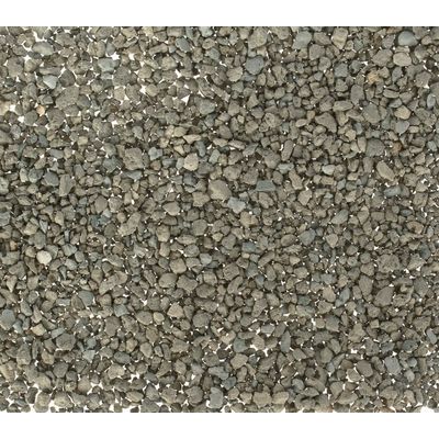 Close-up van grijze korrelige kattenbakvulling, materiaal: steenachtig granulaat. Geen merknaam of tekst zichtbaar.