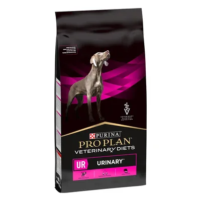 Bag labelled Pro Plan Veterinary Diets UR Urinary with icons for controlled pH, increased water intake and dissolves stones. Image of a dog above product name.