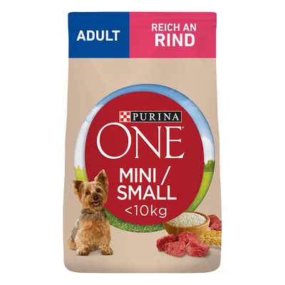 Purina ONE Mini/Small Adult, с высоким содержанием говядины, для собак до 10 кг. На упаковке изображены кусочки мяса, рис и злаки.