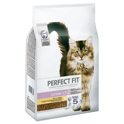 Balení krmiva Perfect Fit junior <1 Rich in Chicken s obrázkem kočky, texty: ALL-AROUND PROTECTION FOR A HEALTHY LIFE, total 5, DEVELOPED WITH VETERINARIANS.