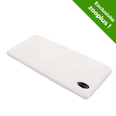Coussin rectangulaire blanc avec étiquette ovale noire Belle & Soft, texte vert en haut à droite : Exclusivité zooplus !