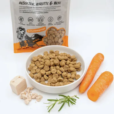 Dry food with insects, carrot and yeast. No added sugar, 100% insect protein, hypoallergenic, supports skin and coat. Ingredients: carrots, yeast, rosemary.