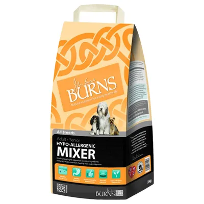 Embalagem de ração Burns Adult Senior Hypo-Allergenic Mixer para cães, texto visível: All Breeds, imagens de três cães, peso 2 kg, símbolos de digestão e ingredientes naturais.
