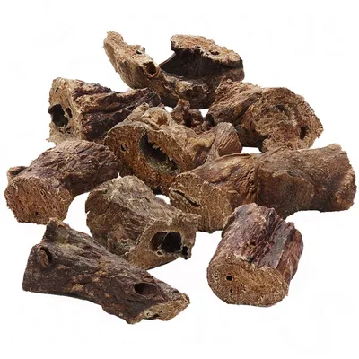 Dried beef lung cut into pieces, natural dog snacks without additives.