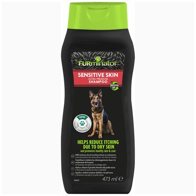 Shampooing Furminator Sensitive Skin Ultra Premium pour chien, 473 ml. Texte visible : Helps reduce itching due to dry skin and promotes healthy skin & coat.