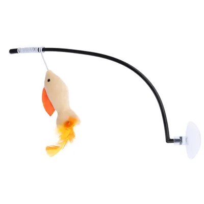 Jouet suspendu pour chat avec tige noire, ventouse transparente et souris en peluche beige à oreilles orange et queue en plumes jaunes.