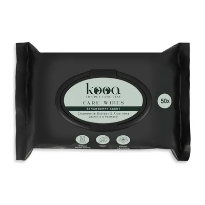 kooa Care Wipes met aardbeigeur, kamille-extract, aloë vera, vitamine E en panthenol. Vegan, dierproefvrij, natuurlijke ingrediënten. Verpakking bevat 50 doekjes.