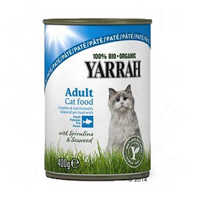 Yarrah 100% Bio Organic Adult Cat food, paté med fisk, spirulina og tang, dåse 400 g. Tekst: Complete & nutritionally balanced pet food with Fish. Billede af kat på forsiden.