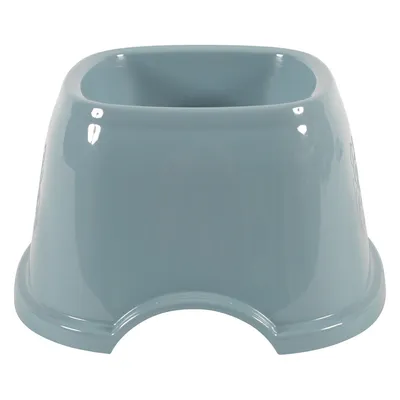Gamelle pour animal en plastique bleu, forme carrée avec rebord incurvé à la base, sans marque visible ni décorations.