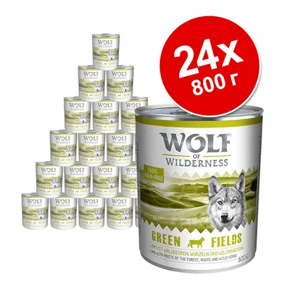 24 банки по 800 г корма Wolf of Wilderness Green Fields. На упаковке: 100% grain-free, ягнёнок с лесными ягодами, корнями и дикими травами. Видны банки в пирамиде и крупным планом.