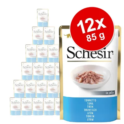 Schesir in jelly, tuńczyk. Zestaw 12 saszetek po 85 g. Widoczne opakowanie z kawałkami tuńczyka w galaretce oraz napisami: tonnetto, tuna, thon, thunfisch, atún, tonijn, atum.