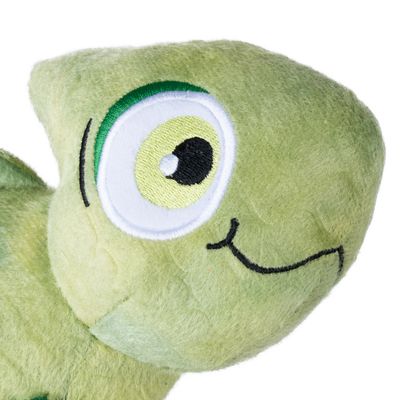 Jucărie de pluș verde în formă de cameleon, cu ochi brodat și față zâmbitoare.