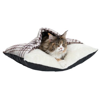 Kuscheliges Haustierkissen mit weicher weisser Oberfläche und braun kariertem Überzug, geeignet als Schlafplatz. Katze liegt entspannt darauf.