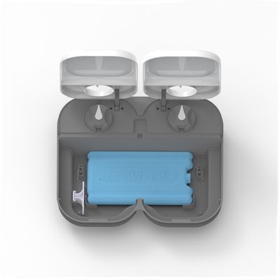 Cat Mate automat na karmę z dwiema miskami, niebieski wkład chłodzący i widoczne ustawienia timera.