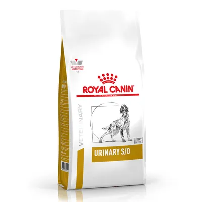 Vrećica hrane za pse Royal Canin Urinary S/O, vidljiv natpis VETERINARY NUTRITION i ilustracija psa na prednjoj strani pakiranja.