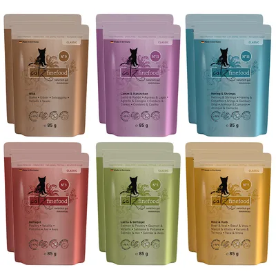 catz finefood Classic märkäruoka, lajikkeet: hirvi, lammas & kani, silli & katkaravut, siipikarja, lohi & siipikarja, nauta & vasikka. Valmistettu Saksassa, 85g pussi, ilman sokeria, ei eläinkokeita.
