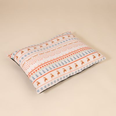 TIAKI knus kussen met Scandinavisch winterpatroon