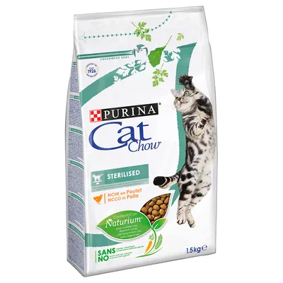 Purina Cat Chow Sterilised, 1,5 kg. Pakkauksessa harmaa raidallinen kissa, tekstiä: Riche en Poulet, Contient Naturium, Sans No, Freshness Seal, vuodesta 1926. Purina Cat Chow Sterilised, 1,5 kg. Pakkauksessa harmaa raidallinen kissa, tekstiä: Riche en Poulet, Contient Naturium, Sans No, Freshness Seal, vuodesta 1926.