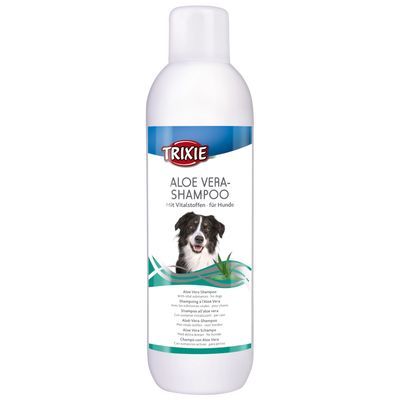 Trixie Aloe Vera Shampoo, fornisce nutrienti essenziali a pelle e pelo. Immagine di una bottiglia con cane e pianta di aloe vera.