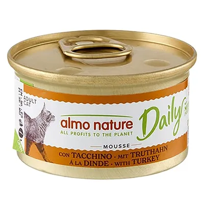 Boîte de mousse pour chat adulte almo nature Daily, à la dinde. Texte visible : all profits to the planet, con tacchino, mit Truthahn, with turkey.
