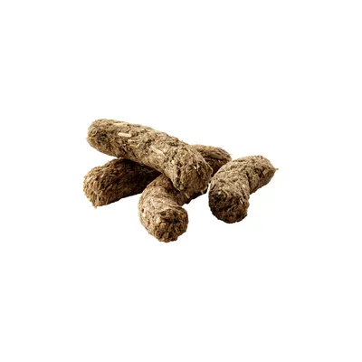 Mehrere braune, längliche Snacks aus gepressten natürlichen Zutaten, sichtbar mit Fasern und Körnern. Mehrere braune, längliche Snacks aus gepressten natürlichen Zutaten, sichtbar mit Fasern und Körnern.