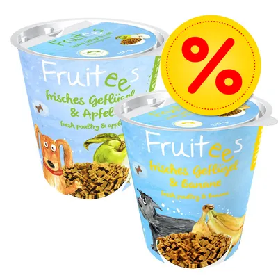 To bægre Fruitees hundegodbidder: frisches Geflügel & Apfel, frisches Geflügel & Banane. Stor gul procenttegn indikerer tilbud.