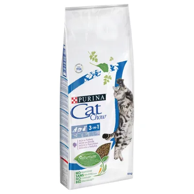 Zak Purina Cat Chow 3-in-1 kattenvoer, 15 kg. Tekst: rijk aan kalkoen, met Naturium, NO SANS NO BEZ. Afbeelding van een kat en brokjes op de verpakking.