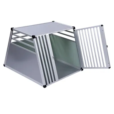 Transportbox van aluminium met traliedeur en afgeschuind design, geschikt voor veilig transport. Zijwanden deels gesloten, deur open. Transportbox van aluminium met traliedeur en afgeschuind design, geschikt voor veilig transport. Zijwanden deels gesloten, deur open.