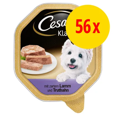 Cesar Klassik hundefoder, 56x bakker. Tekst: mit zartem Lamm und Truthahn. Billede af lille hvid hund og skiver af foder på tallerken.