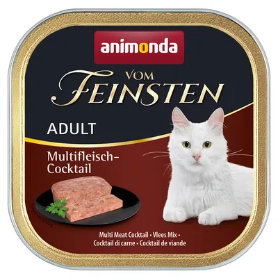 Animonda Vom Feinsten Adult Multifleisch-Cocktail. Abbildung von Fleischstücken auf schwarzem Teller und weißer Katze. Produktname und Beschreibung sichtbar.