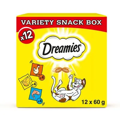 Dreamies Variety Snack Box, 12 x 60 g. Illustraties van kip-, kaas- en zalmsmaak, elk 4 stuks. Gele verpakking met kat en tekst 'x12'.