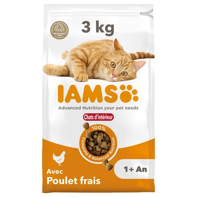 Sac de croquettes IAMS 3 kg pour chats d’intérieur, avec poulet frais, 1+ an, mention 100 % Complete & Balanced Nutrition, emballage recyclable visible. Sac de croquettes IAMS 3 kg pour chats d’intérieur, avec poulet frais, 1+ an, mention 100 % Complete & Balanced Nutrition, emballage recyclable visible.