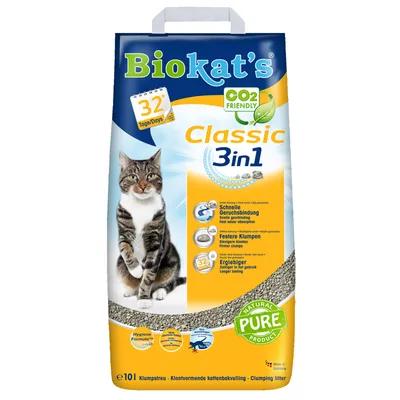Biokat's Classic 3in1 kissanhiekka, CO2 Friendly, riittää 32 päivää. Tekstit: Schnelle Geruchsbindung, Festere Klumpen, Ergiebiger. Natural Pure Product. 10 l pussi, kuvassa kissa.