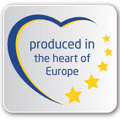 fremstillet i hjertet af Europa, omgivet af gule stjerner og et blåt hjertesymbol.