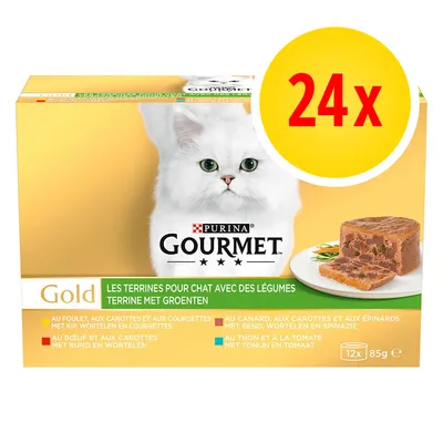 Confezione Purina Gourmet Gold, 24x85g, terrine per gatto con verdure. Immagine di un gatto bianco e una terrina a fette su piatto. Testo in francese e olandese visibile.