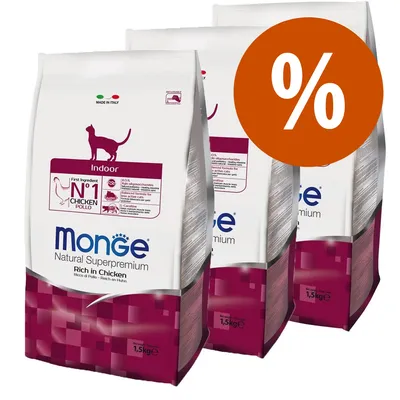 Tre confezioni di Monge Natural Superpremium Indoor per gatti, ricco in pollo, 1,5 kg ciascuna. Testo visibile: Made in Italy, N°1 Chicken Pollo, simbolo percentuale arancione.