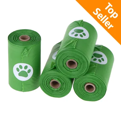 Quattro rotoli di sacchetti verdi con impronta di zampa bianca visibile. Angolo in alto a destra con testo arancione: Top Seller. Quattro rotoli di sacchetti verdi con impronta di zampa bianca visibile. Angolo in alto a destra con testo arancione: Top Seller.