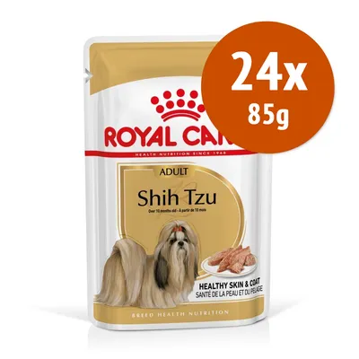 Confezione Royal Canin Adult Shih Tzu, 24 bustine da 85 g. Testo visibile: Healthy skin & coat, over 10 months old. Immagine di un cane Shih Tzu e cibo umido in ciotola.