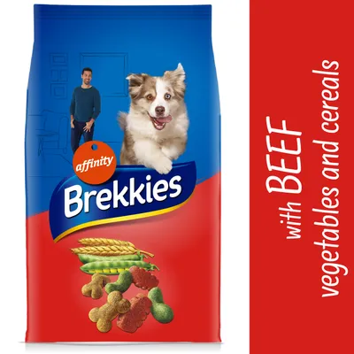 Sac de croquettes Brekkies affinity, mention visible : with BEEF vegetables and cereals, illustrations de céréales, légumes et croquettes colorées sur l’emballage. Sac de croquettes Brekkies affinity, mention visible : with BEEF vegetables and cereals, illustrations de céréales, légumes et croquettes colorées sur l’emballage.
