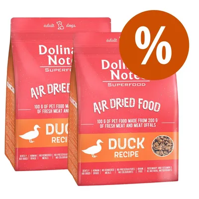 Due confezioni Dolina Noteci Superfood Air Dried Food Duck Recipe per cani adulti, scritta promozionale con simbolo percentuale, visibile testo in inglese su ingredienti e caratteristiche. Due confezioni Dolina Noteci Superfood Air Dried Food Duck Recipe per cani adulti, scritta promozionale con simbolo percentuale, visibile testo in inglese su ingredienti e caratteristiche.