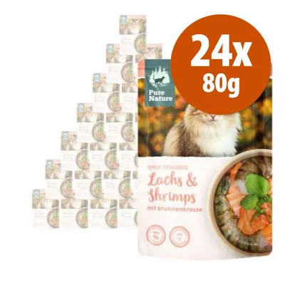 Confezione multipla Pure Nature Lachs & Shrimps mit Brunnenkresse per gatti, 24 bustine da 80 g ciascuna. Immagine di un gatto e ciotola con salmone e gamberetti visibili sulla confezione. Confezione multipla Pure Nature Lachs & Shrimps mit Brunnenkresse per gatti, 24 bustine da 80 g ciascuna. Immagine di un gatto e ciotola con salmone e gamberetti visibili sulla confezione.