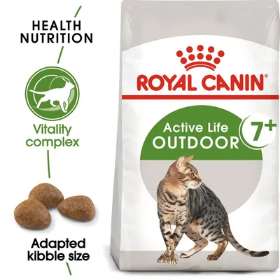 Bag labelled Active Life Outdoor 7+, showing a cat, vitality complex icon, adapted kibble size and health nutrition text. Highlights features for older outdoor cats.