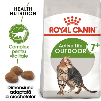 ROYAL CANIN Active Life Outdoor 7+, imagine cu pisică, text: Complex pentru vitalitate, Dimensiune adaptată a crochetelor, Health Nutrition. Crochete vizibile lângă ambalaj.