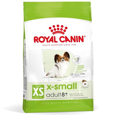 Royal Canin x-small adult 8+ hondenvoer, size XS tot 4 kg. Healthy immune system, optimal vitality support. Afbeelding van kleine hond op de verpakking.