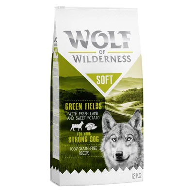 Wolf of Wilderness Soft Green Fields hondenvoer, met tekst: with fresh lamb and sweet potato, for your strong dog, 100% grain-free recipe, 12 kg verpakking zichtbaar.