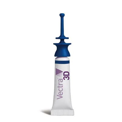 Pipette avec bouchon bleu, texte visible : Vectra 3D. Aucun autre détail ou information sur l’emballage n’est lisible.
