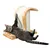 Kattenspeelgoed met gebogen sisal-krabvlak en zachte pluchen basis, grijze kat toont gebruik.